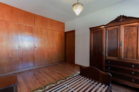 Casa à venda com 411m², 4 quartos e 3 vagasSuíte 2