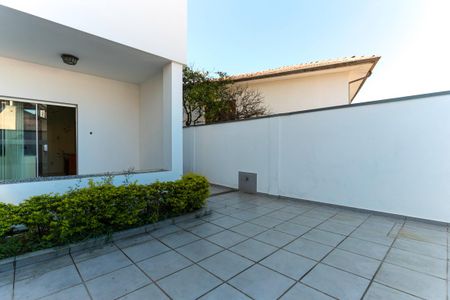 Casa à venda com 411m², 4 quartos e 3 vagasQuintal