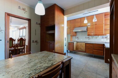 Casa à venda com 411m², 4 quartos e 3 vagasCopa e cozinha