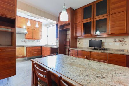 Casa à venda com 411m², 4 quartos e 3 vagasCopa e cozinha