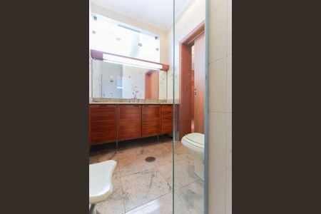 Casa à venda com 411m², 4 quartos e 3 vagasBanheiro da suíte 3