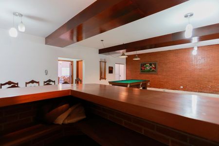 Casa à venda com 411m², 4 quartos e 3 vagasSalão de festas