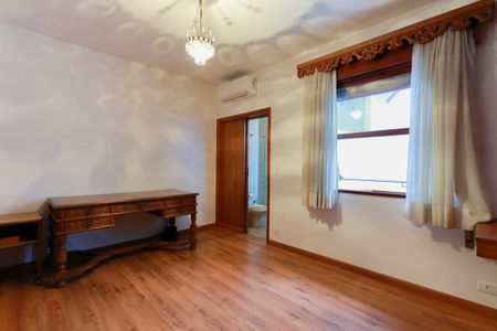 Casa à venda com 411m², 4 quartos e 3 vagasSuíte 3