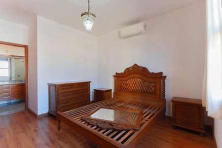 Casa à venda com 411m², 4 quartos e 3 vagasSuíte 1