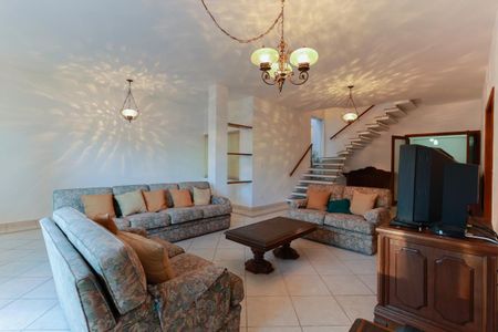 Casa à venda com 411m², 4 quartos e 3 vagasSala de TV