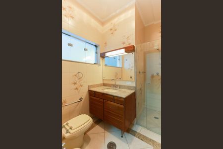 Casa à venda com 411m², 4 quartos e 3 vagasBanheiro da suíte 4