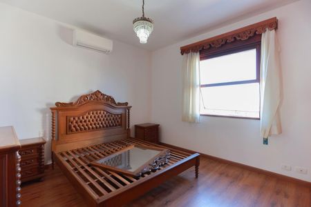 Casa à venda com 411m², 4 quartos e 3 vagasSuíte 1