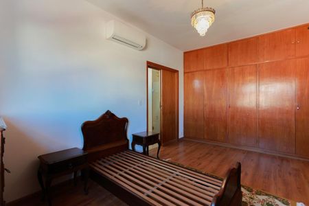 Casa à venda com 411m², 4 quartos e 3 vagasSuíte 2