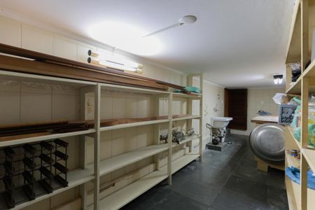 Casa à venda com 411m², 4 quartos e 3 vagasAdega e oficina