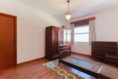 Casa à venda com 411m², 4 quartos e 3 vagasSuíte 2