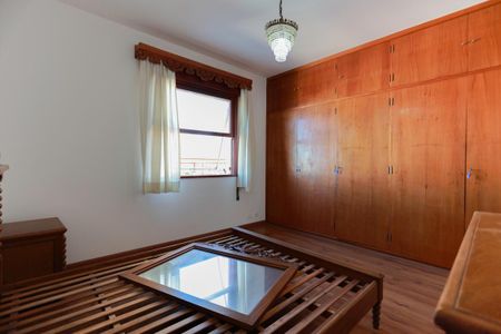 Casa à venda com 411m², 4 quartos e 3 vagasSuíte 1