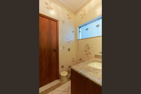 Casa à venda com 411m², 4 quartos e 3 vagasBanheiro da suíte 4