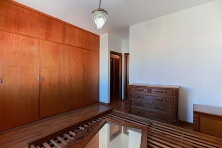 Casa à venda com 411m², 4 quartos e 3 vagasSuíte 1
