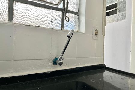 Cozinha de casa para alugar com 1 quarto, 17m² em Vila Guarani (zona Sul), São Paulo