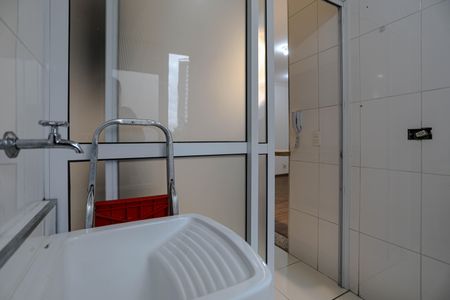 Apartamento para alugar com 68m², 2 quartos e 1 vagaÁrea de Serviço