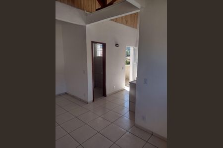 Casa para alugar com 40m², 1 quarto e sem vagaSala / Quarto