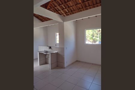 Casa para alugar com 40m², 1 quarto e sem vagaSala / Quarto