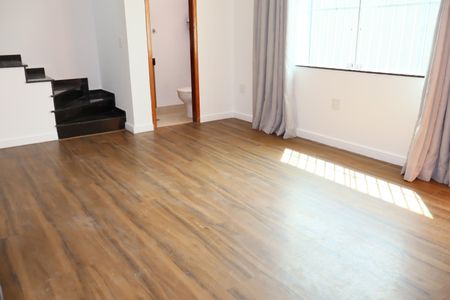 Sala de casa para alugar com 2 quartos, 80m² em Vila Lucia, São Paulo