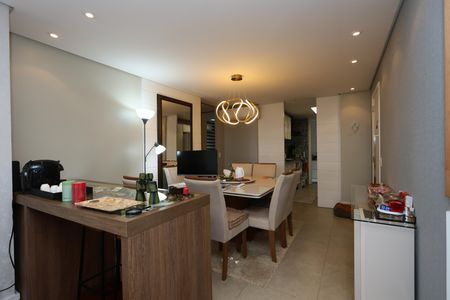 Apartamento à venda com 126m², 3 quartos e 3 vagas Apartamento à venda com 126m², 3 quartos e 3 vagasSala de Jantar