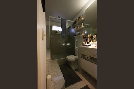 Apartamento à venda com 126m², 3 quartos e 3 vagas Apartamento à venda com 126m², 3 quartos e 3 vagasBanheiro da Suíte