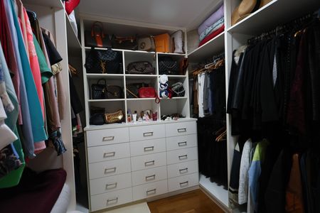 Apartamento à venda com 126m², 3 quartos e 3 vagas Apartamento à venda com 126m², 3 quartos e 3 vagasCloset da suíte 1