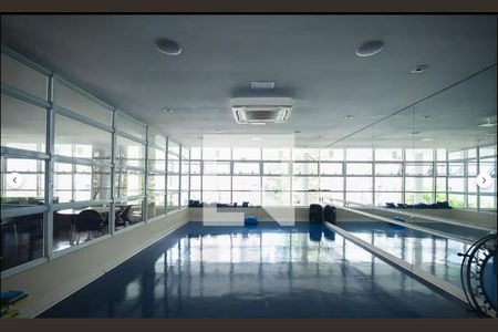 Apartamento à venda com 126m², 3 quartos e 3 vagas Apartamento à venda com 126m², 3 quartos e 3 vagasÁrea comum - Piscina