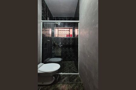 Casa à venda com 250m², 4 quartos e 1 vaga Casa à venda com 250m², 4 quartos e 1 vagaBanheiro da Suíte