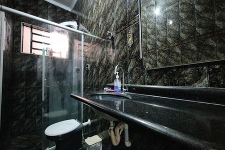 Casa à venda com 250m², 4 quartos e 1 vaga Casa à venda com 250m², 4 quartos e 1 vagaBanheiro
