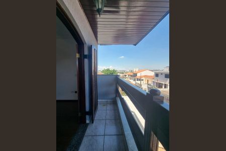 Casa à venda com 219m², 3 quartos e 5 vagasVaranda