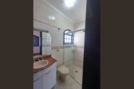 Casa à venda com 219m², 3 quartos e 5 vagasBanheiro
