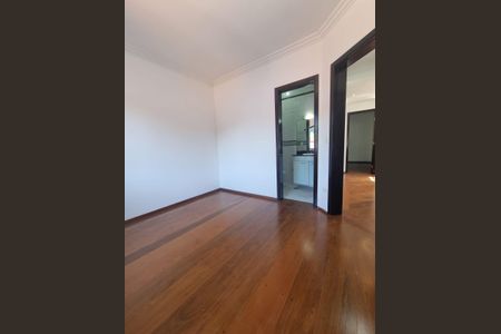 Casa à venda com 219m², 3 quartos e 5 vagasQuarto