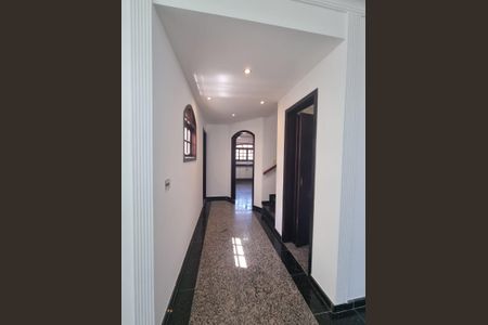 Casa à venda com 219m², 3 quartos e 5 vagasSala