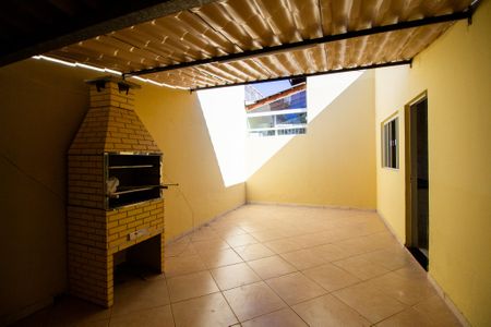 Casa para alugar com 120m², 3 quartos e 2 vagasQuintal