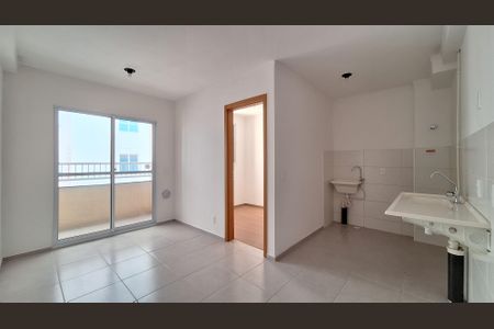 Sala/Cozinha/Área de serviço  de apartamento para alugar com 2 quartos, 48m² em Lapa, São Paulo