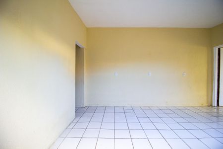 Casa para alugar com 80m², 1 quarto e sem vaga Casa para alugar com 80m², 1 quarto e sem vagaSala