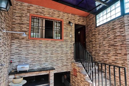 Casa à venda com 110m², 2 quartos e sem vagaGaragem