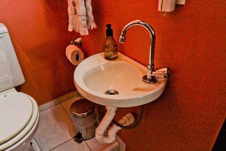 Casa à venda com 110m², 2 quartos e sem vagaLavabo