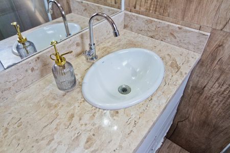 Casa à venda com 110m², 2 quartos e sem vagaBanheiro da Suíte