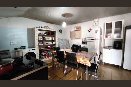 Casa à venda com 150m², 5 quartos e 1 vagaCozinha da Edícula