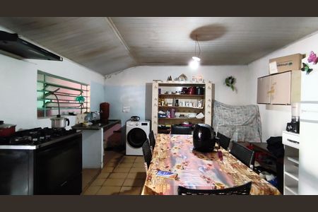 Casa à venda com 150m², 5 quartos e 1 vagaCozinha da Edícula