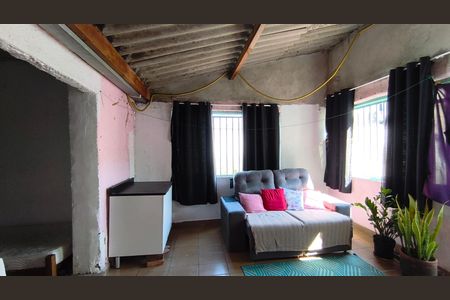 Casa à venda com 150m², 5 quartos e 1 vagaSala da Edícula