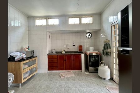 Casa para alugar com 350m², 4 quartos e 4 vagasCozinha