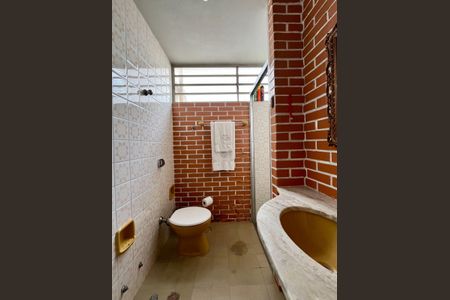 Casa para alugar com 350m², 4 quartos e 4 vagasBanheiro