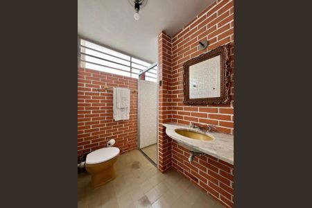 Casa para alugar com 350m², 4 quartos e 4 vagasBanheiro