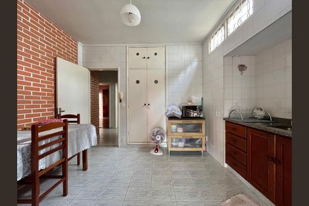 Casa para alugar com 350m², 4 quartos e 4 vagasCozinha
