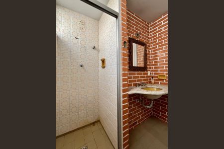 Casa para alugar com 350m², 4 quartos e 4 vagasBanheiro