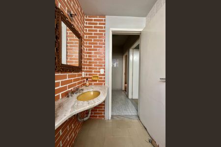 Casa para alugar com 350m², 4 quartos e 4 vagasBanheiro