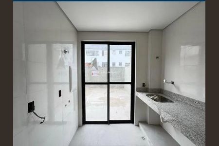 Apartamento à venda com 3 quartos, 68m² em Sagrada Família, Belo Horizonte