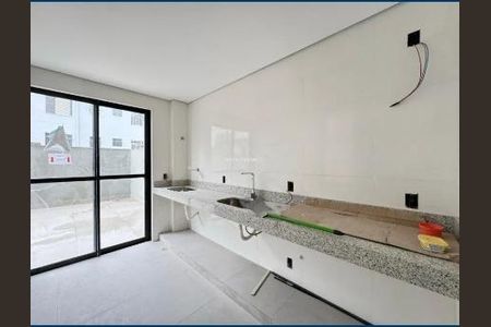 Apartamento à venda com 3 quartos, 68m² em Sagrada Família, Belo Horizonte