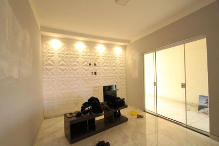 Casa para alugar com 2 quartos, 159m² em Jardim J S Carvalho, Sorocaba